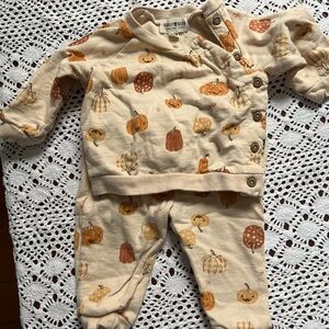 Pumpkin Print Kids Two Piece set 5/$20